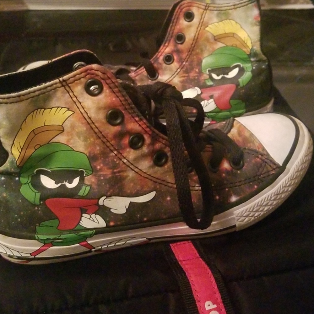 Marvin martian high top converses